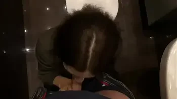 public-suck,wet,blowjob-restaurant,public-blowjob,young