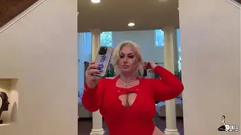 onion-booty,glasses,babe,latina,curvy-body