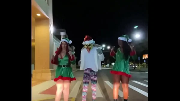 christmas,black-booty,clown,mandimayxxx,fun-porn