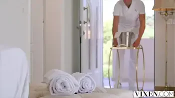 reverse-cowgirl,doggystyle,massage,pussy-licking,facial