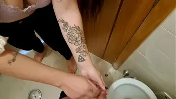 amateur,stepsister,step-sister,handjob,black-nails