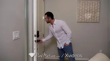 brunette,missionary,hardcore,big-boobs,blowjob