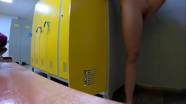 homemade,exhibitionist,nude,locker-room,bigtits