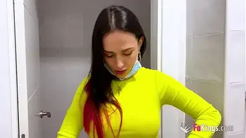 hardcore,brunette,milf,natural-tits,blowjob