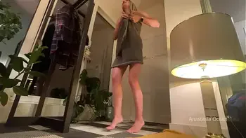 delivery-guy,surprise-for-man,delivery-man,naked-in-public,naked-delivery