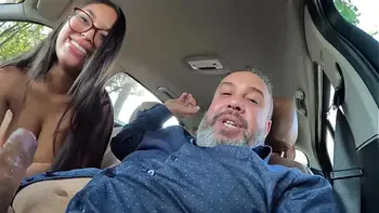 kissing,young-woman,latina,fuck-buddies,public