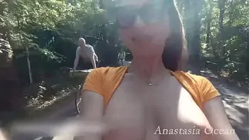 downblouse,hot-wife,naked-cleaning,boobs,nudity