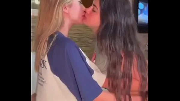 lesbian-sex,lesbian