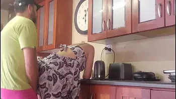 fingering,cuckold,upskirt-fuck,stepmom,fucking