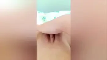 skinny,petite,masturbating,big-ass,amateur