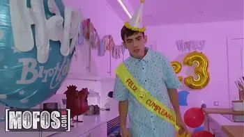 threesome,big-boobs,blowjob,facial-cumshot,spooning