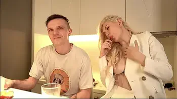 wet-blowjob,lesbian,couple,ass-clap,threesome