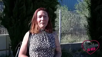 lingerie,sexy,slim,smalltits,milf