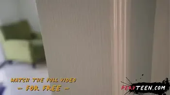 petite,perv,sexy,balls-licking,family