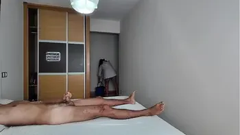 spain,big-booty,exhibitionist,public-flashing,bedroom