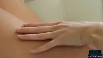 milf-porn,shaved-pussy,butt,striptease,model