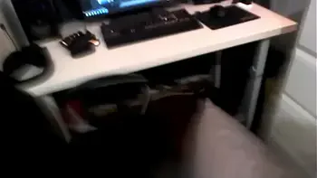 webcam,shaved-pussy,orgasm,passionate,wife