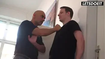 big-ass,tight-pussy,blowjob,backpacker,travel