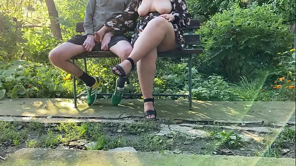 wet-pussy,fat-ass,handjob,public,big-woman