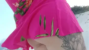 na-praia,vouyer,sem-calcinha