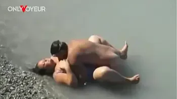 big-natural-tits,couple,busty,public-flashing,public