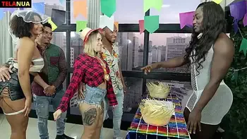 blowjob,latina,big-cock,natural-tits,amateur