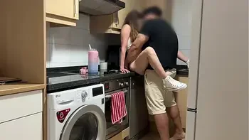 petite,shaved-pussy,cumshot,creampie,kissing