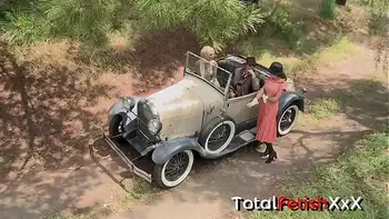 threesome,pantyhose,tit-fucking,cum-sharing,shaved-pussy