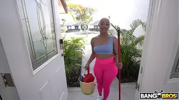 blonde,black-women,black-hair,deep-throat,shaved-hair