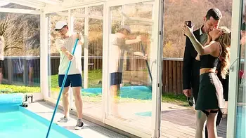 ass-to-mouth,long-hair,reverse-cowgirl,brown-eyes,shaved-pussy-hair