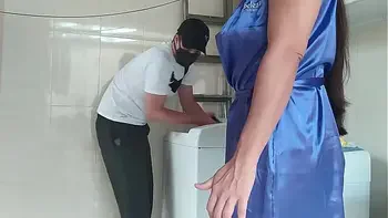 natural-tits,anal,amateur,shaved-pussy-hair,exhibitionist