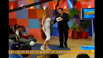 strip-game-show,mucha-ropa,nuestra-casa,juego-strip,strip-futbol