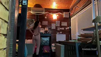 prank,delivery-guy,delivery-man,stranger,hot-delivery