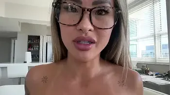 tiny,big-ass,big-butt,tattoo,step-mom-shares-bed