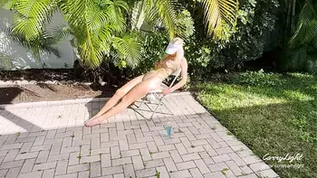 voyeur,fingers,milf,fit-body,natural-tits