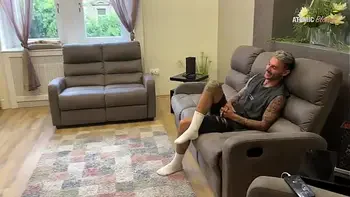 italy,real-blonde,foot-fetish,foot-licking,hotwife