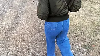 glasses,in-public,blowjob,huge-cumshot,powerful-cumshot