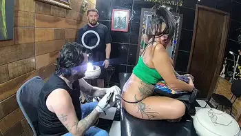 teens-18,older,young-woman,tattoo,total-slut