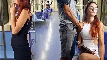 ruiva,exibicionismo,real,se-esfregando,transporte-publico