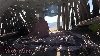 outdoor-sex,voyeur,real-amateur,beach-hut,wet-pussy