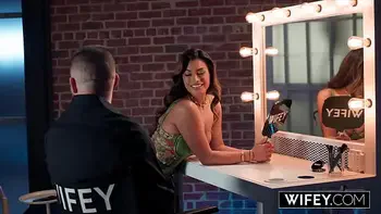 brunette,hotwife,riding,deepthroat,squirting