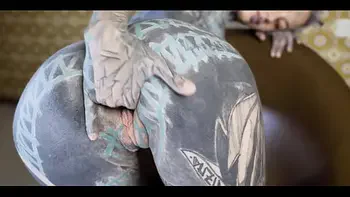 dreadlocks,tattoo,handjob,barefoot,anal-masturbation