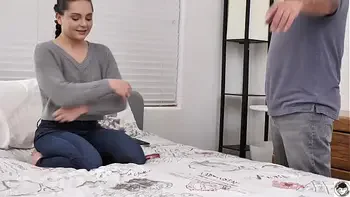 slim-body,bedroom,beautiful-face,united-states,blonde