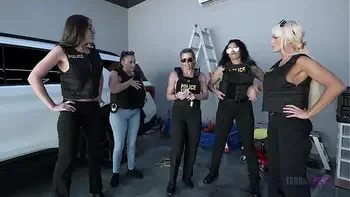 bj,outdoor-nudity,bald-pussy,amateur,exclusive