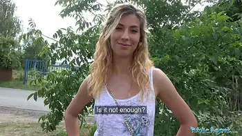 brunette,babe,blowjobs,sex-in-public,publicagent