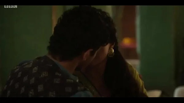 steamy-scene,tabu,bollywood,ishan-khatter