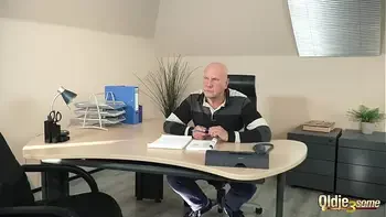 swallow,threesome,cumshot,spit,deepthroat