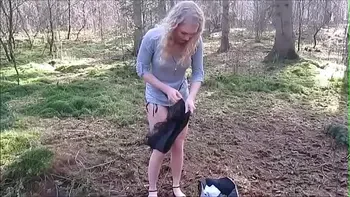 outdoor,pussy,siswet19,fingering,teen