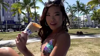 brunettes,outdoors,blowjobs,natural,tattoo