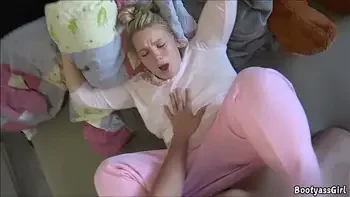 teen,bouncing-ass,rough,big-booty,doggystyle